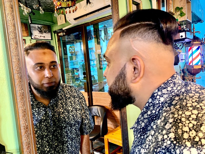 Bois Hair Design in Penang