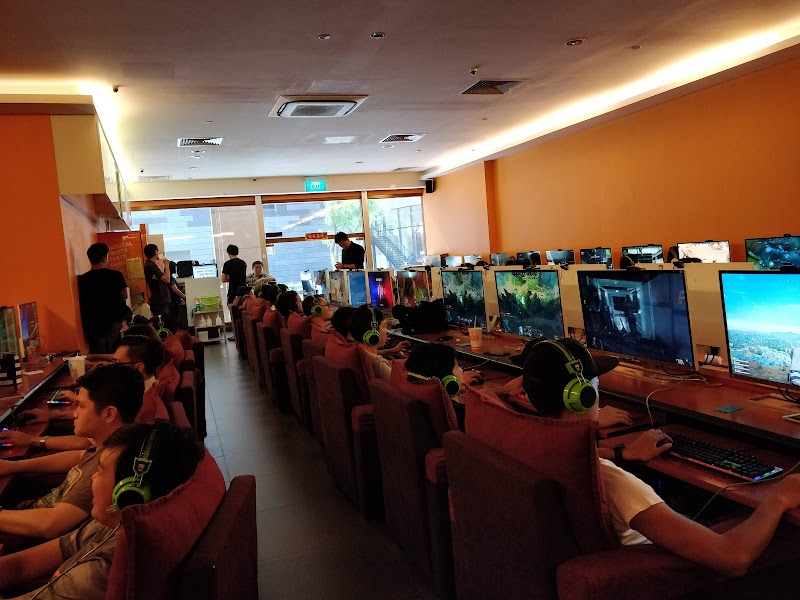 Clique Gaming Cyber Cafe LAN Shop & VR centre (Video games) (Console games) (Darts)网吧 in Tampines