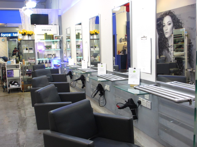 De Glamour Beauty Solution in Kota Kemuning