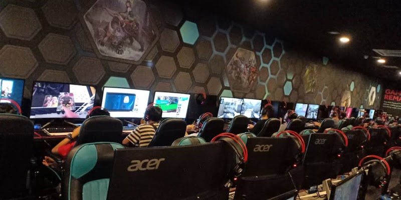 （MX Internet Cafe） in Simpang Ampat