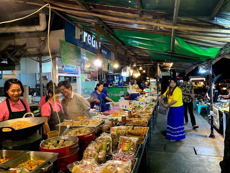 Feel Myanmar Restaurant (Pyidaungzu Yeiktha Street) in Yangon