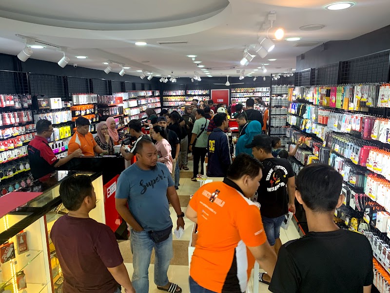 Gadgets World 666 Sri Rampai in Wangsa Maju