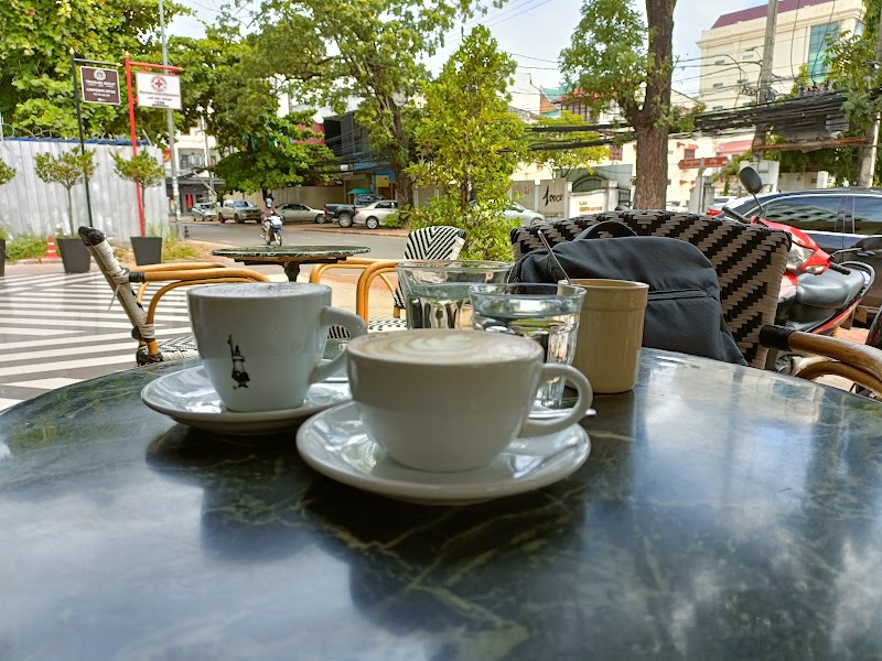 Le Trio Coffee in Vientiane