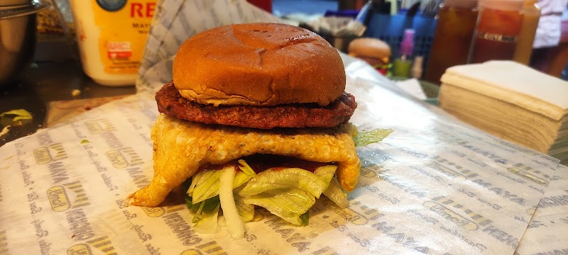 LsevenT burger in Cheras