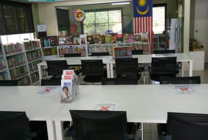 Perpustakaan Desa Kuang in Rawang