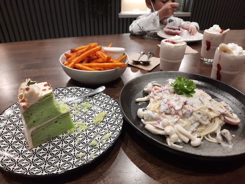 Restoran Happy & Merry Kitchen in Subang Jaya