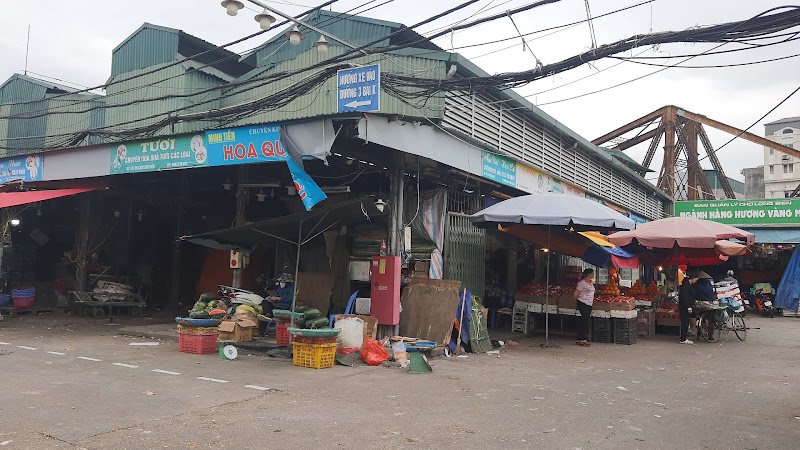 Thien thuat market in Hanoi