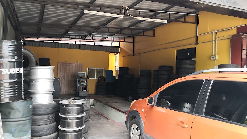 Wan Hanafi Tyre & Service in Kota Bharu