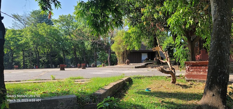 Kandawgyi park in Yangon