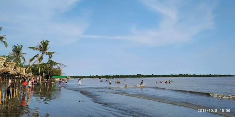 Letkhokkon Beach in Yangon