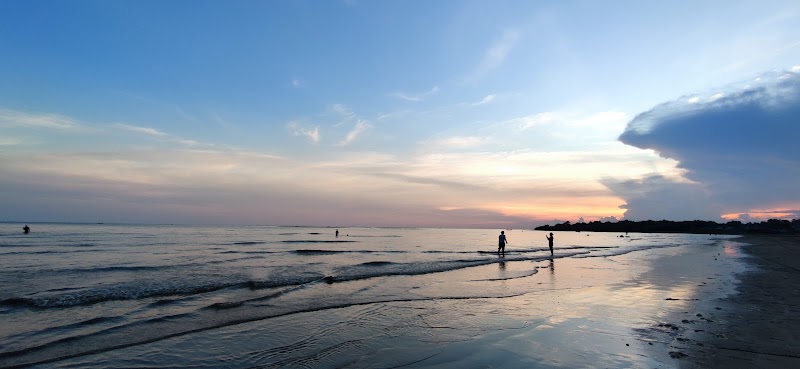 Letkhokkon Beach in Yangon