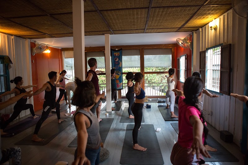 Yoga Phnom Penh - AZAHAR Cambodia in Battambang