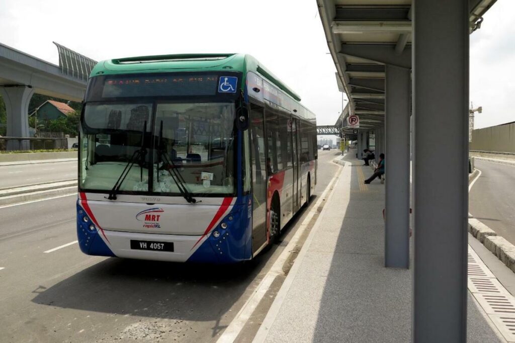 Bus T815