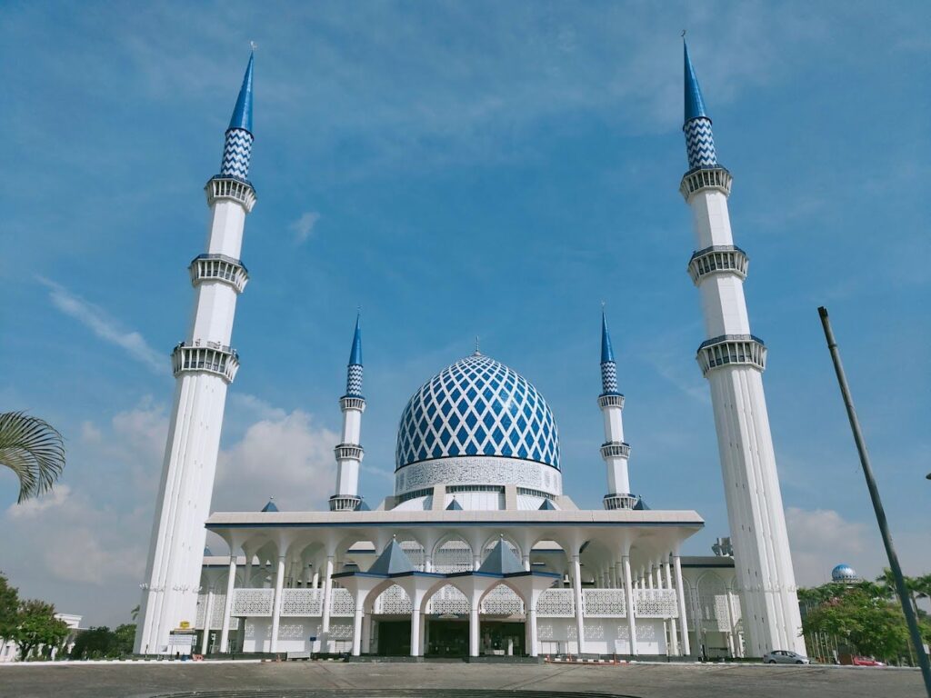 Sultan Salahuddin Abdul Aziz Shah Mosque