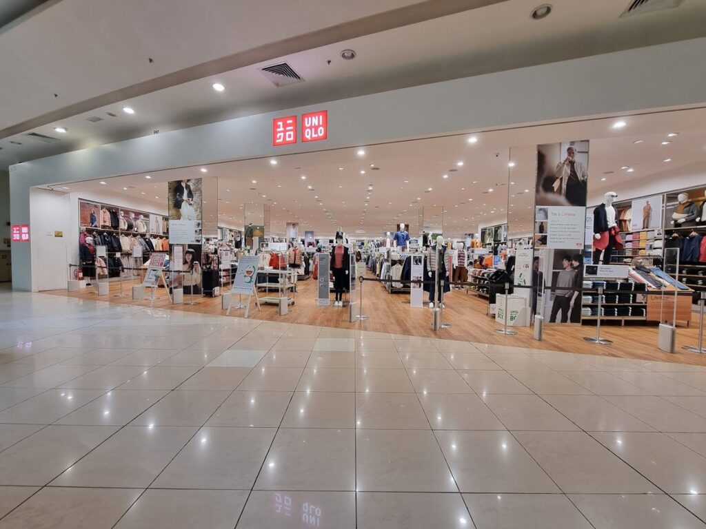 Uniqlo At Æon Bukit Tinggi Shopping Centre