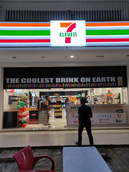7CAFé by 7-Eleven Menara Paragon (#2543) in Cyberjaya