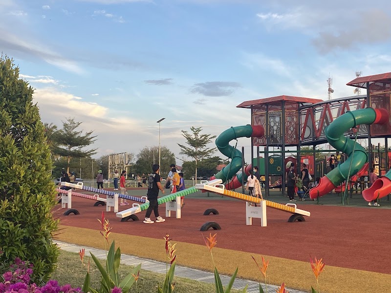 Jerudong Park Waterpark in Seria