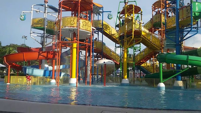Jerudong Park Waterpark in Seria