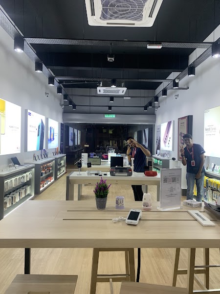 Machines Berjaya Megamall Apple Reseller Store in Kuantan