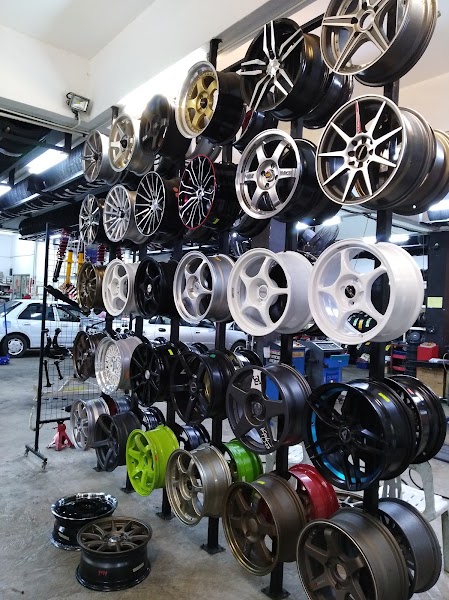 Perniagaan Tayar Yong Soon Sdn. Bhd. (Truck Tyre) in Pasir Gudang